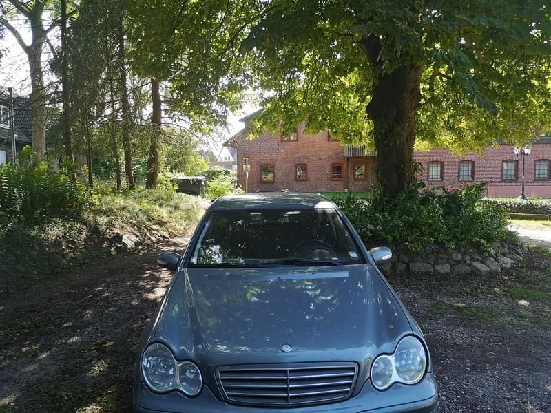 Gebraucht 2005 Mercedes C180 Limousine | 1.950 € (Superpreis) - Bild 1/3