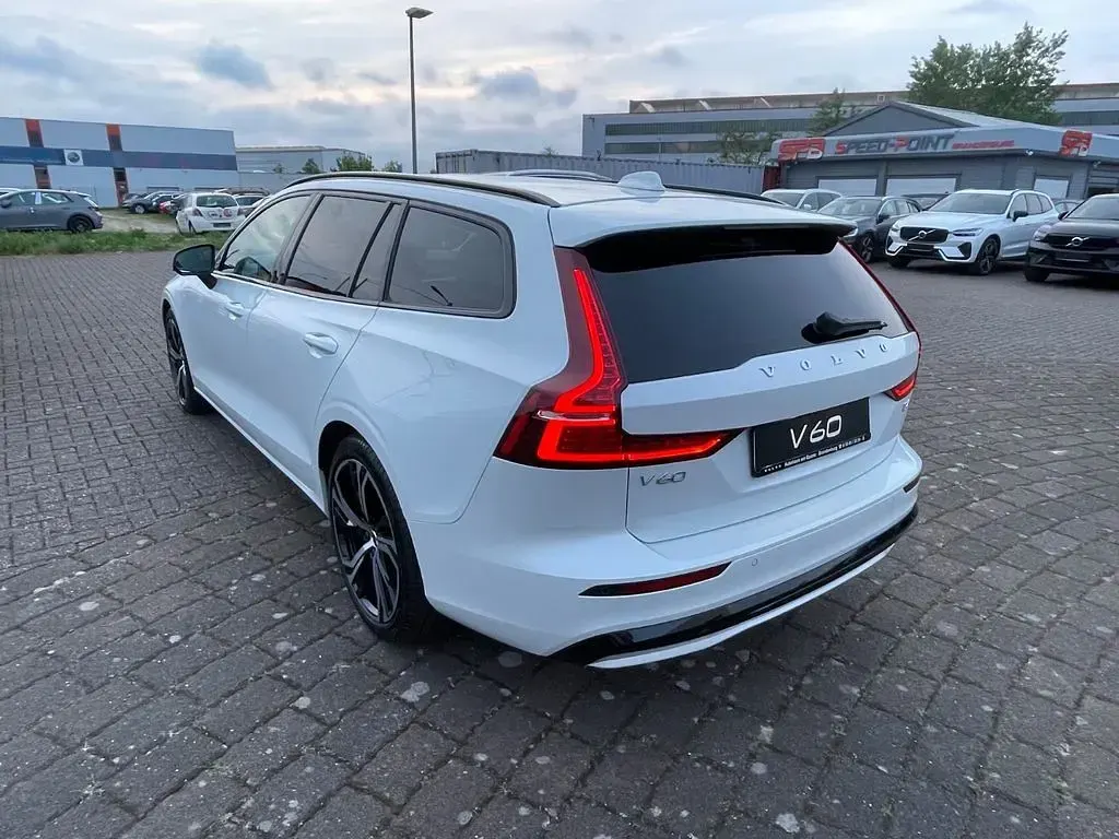 Usata Volvo V60 Plus 197 CV (144 kW) 2024 Bianco Station wagon