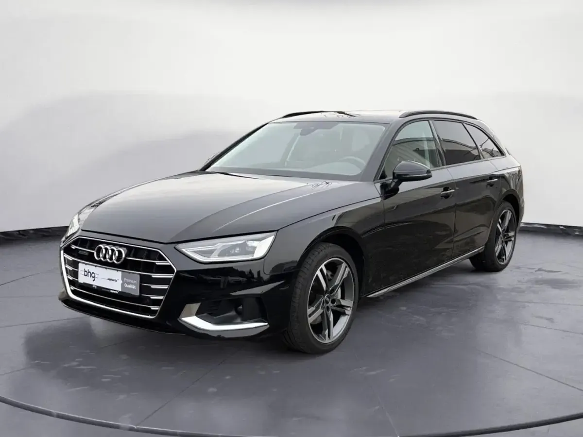 Second-hand Audi A4 Advanced 204 CP (150 kW) 2023 Negru Break