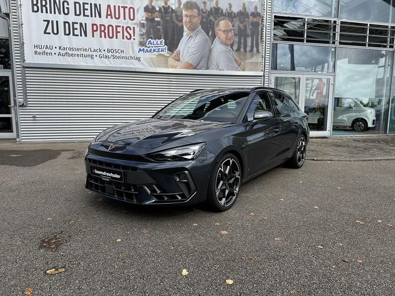 Grau Neu 2025 Cupra Leon VZ Limousine | 39.890 € (Superpreis) - Bild 1/4
