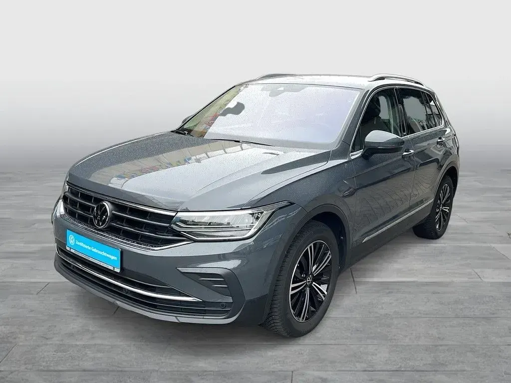 Gebraucht VW Tiguan Move 150 PS (110 kW) 2023 Delfingrau metallic SUV
