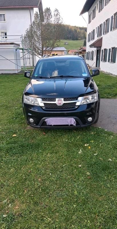 Schwarz Gebraucht 2012 Fiat Freemont SUV | 10.500 € (Teuer) - Bild 1/4