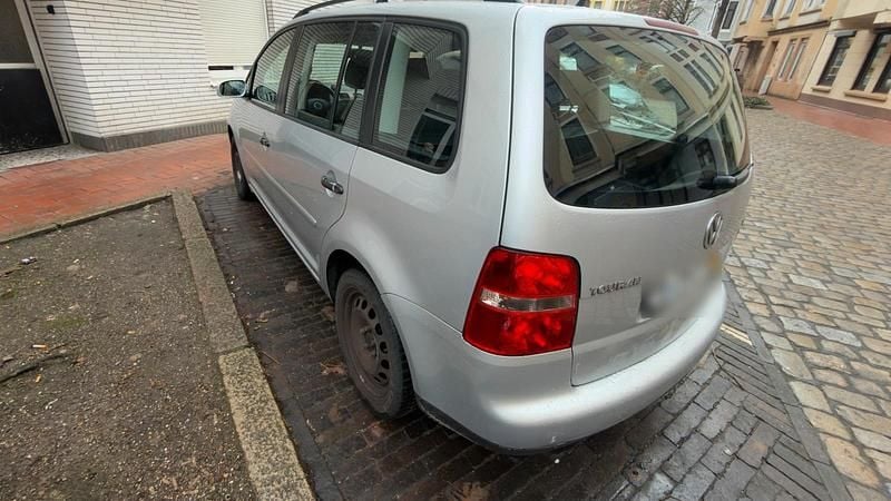 Gebraucht VW Touran 105 PS (77 kW) 2006 Silber Van / Kleinbus