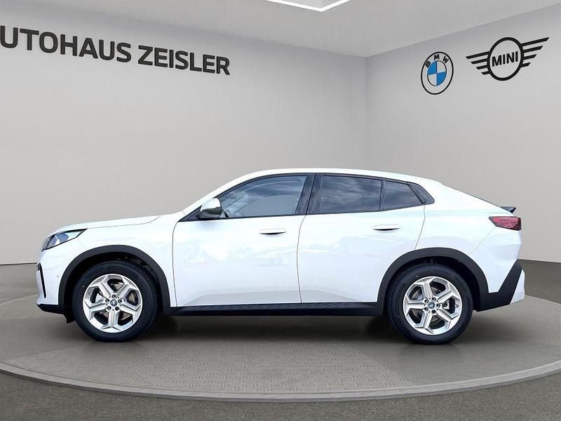 Gebraucht BMW iX2 Shadowline 150 kW (204 PS) 2025 Alpinweiß uni SUV