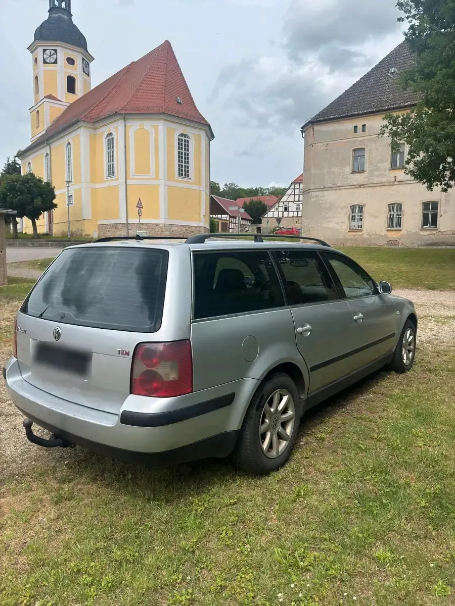 Gebraucht VW Passat 130 PS (95 kW) 2003 Silber Kombi