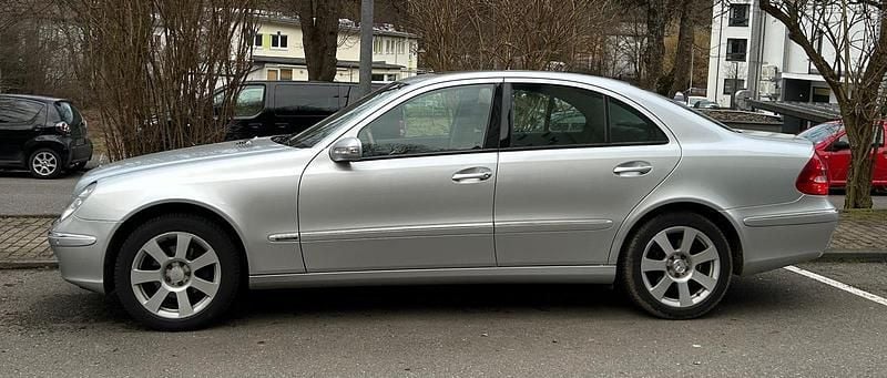 Gebraucht Mercedes E280 231 PS (169 kW) 2005 Silber Limousine