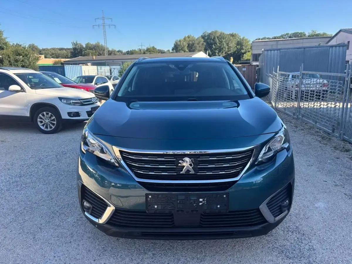 Gebraucht Peugeot 5008 Active 131 PS (96 kW) 2017 Grün SUV