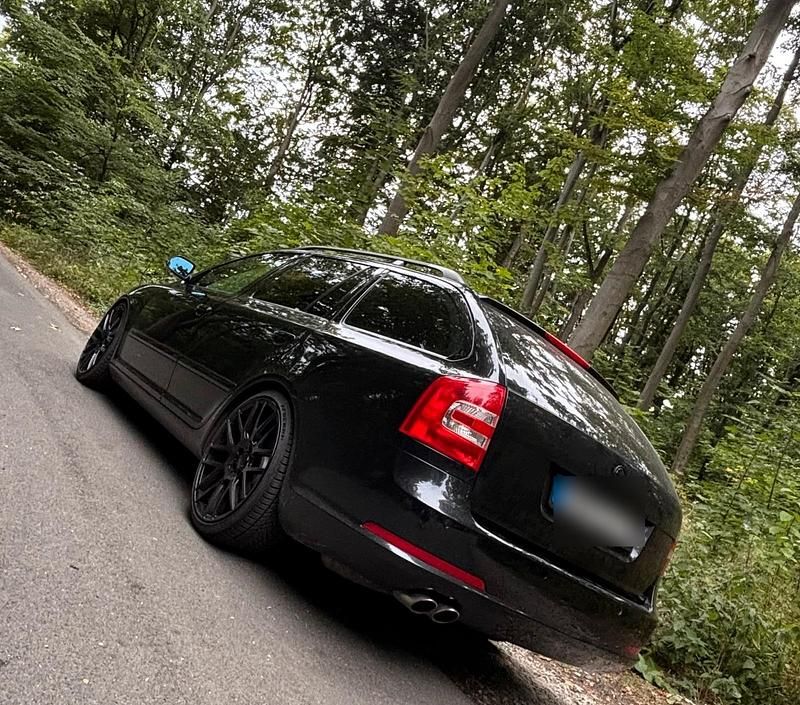 Schwarz Gebraucht 2006 Skoda Octavia vRS Kombi | 2.599 € (Fairer Preis) - Bild 1/4