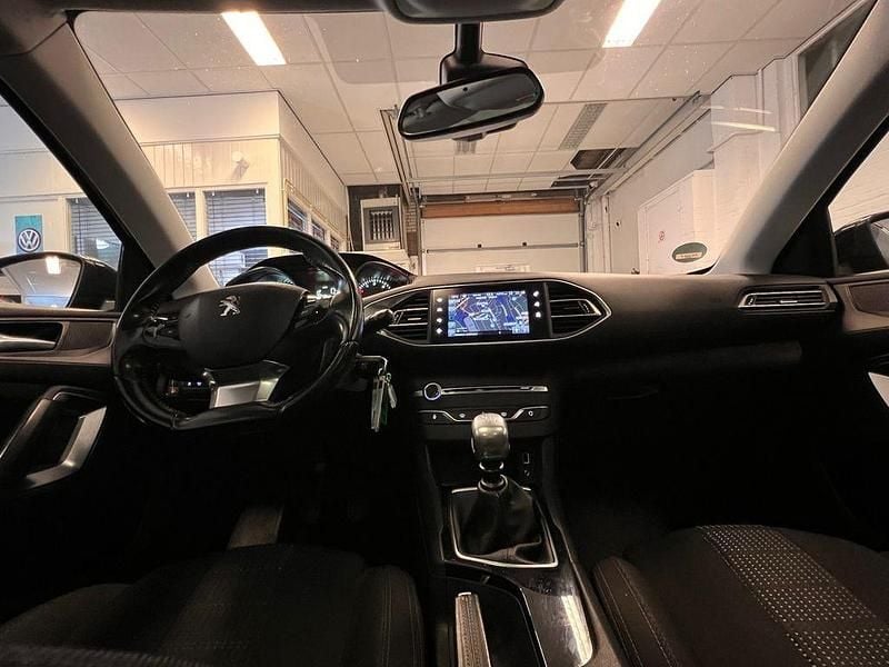 Gebraucht Peugeot 308 SW 120 PS (88 kW) 2015 Schwarz Kombi
