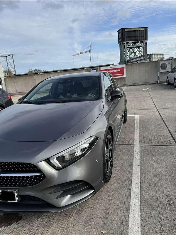 Gebraucht Mercedes A200 150 PS (110 kW) 2019 Grau Kleinwagen