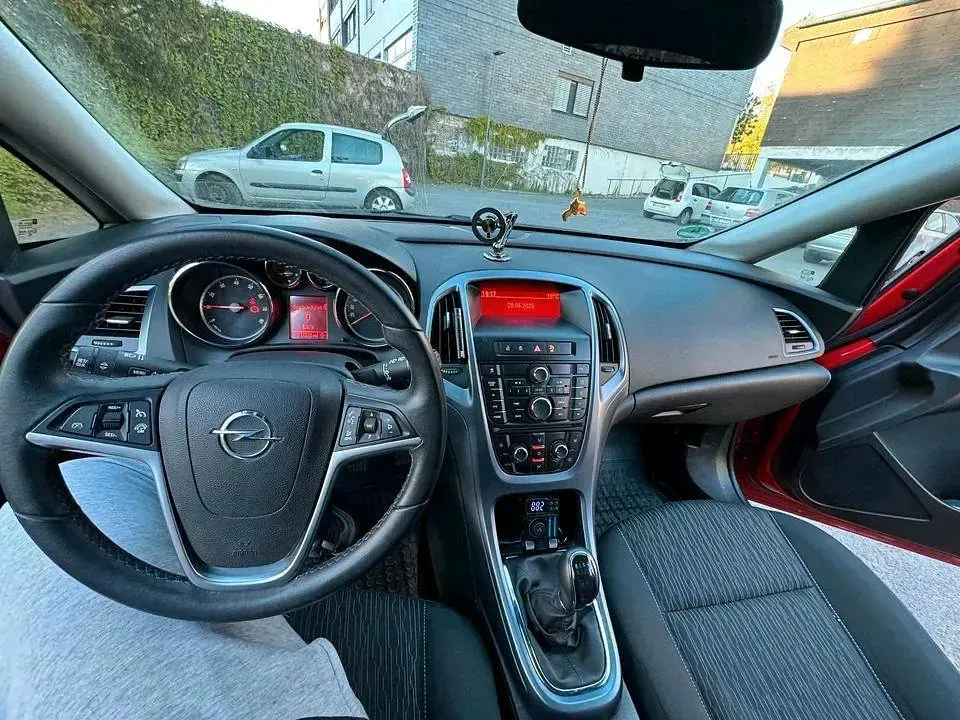 Usata Opel Astra 116 CV (85 kW) 2014 Rosso Utilitaria