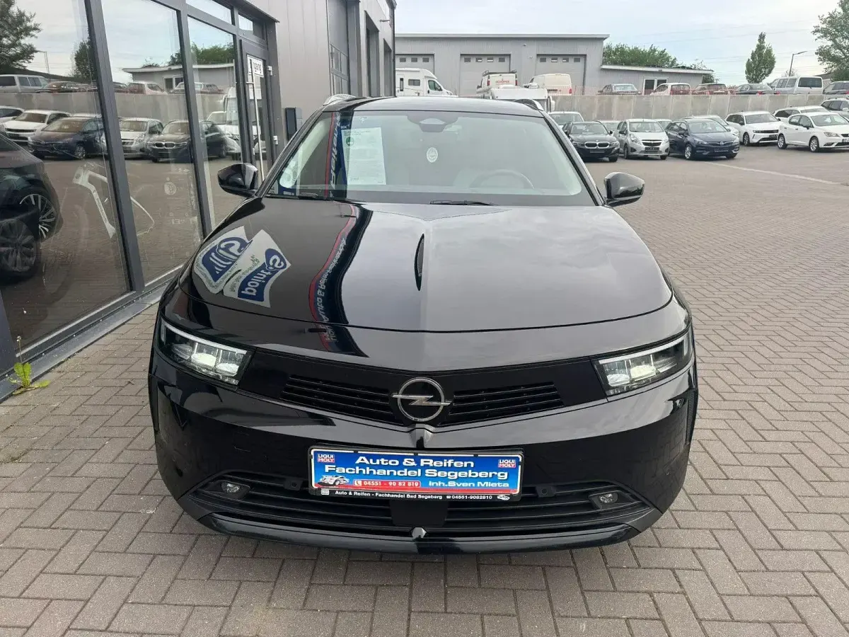 Gebraucht Opel Astra Elegance 131 PS (96 kW) 2023 Schwarz Kleinwagen