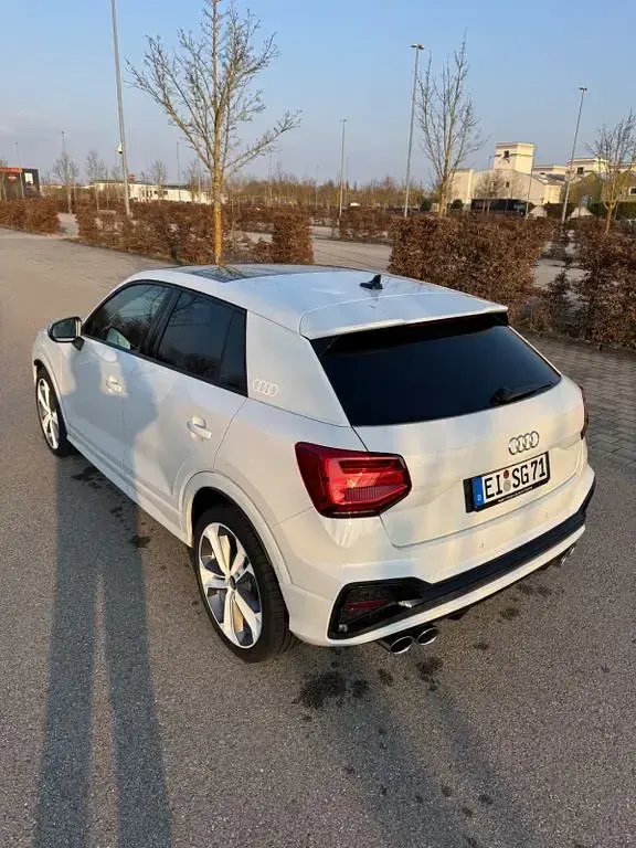 Gebraucht Audi SQ2 Ambiente 300 PS (220 kW) 2025 Weiß SUV