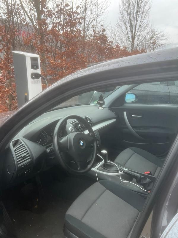 Gebraucht BMW 118 129 PS (94 kW) 2005 Grau Kleinwagen