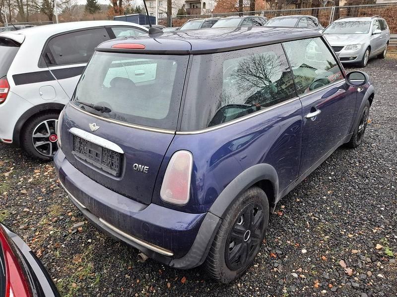 Gebraucht Mini ONE 90 PS (66 kW) 2005 Blau Kleinwagen