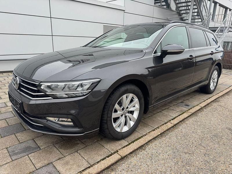 Grau Gebraucht 2019 VW Passat Business Kombi | 16.990 € (Fairer Preis) - Bild 1/4