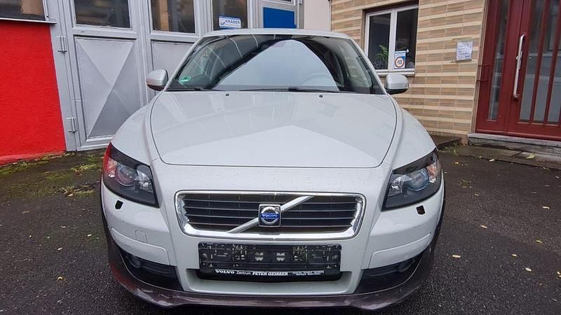 Silber Gebraucht 2009 Volvo C30 Momentum Kleinwagen | 6.900 € (Teuer) - Bild 1/4