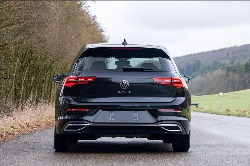 Gebraucht VW Golf VII Style 150 PS (110 kW) 2020 Schwarz Limousine