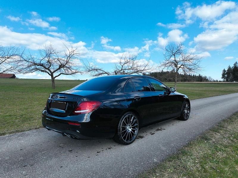 Gebraucht Mercedes E43 AMG AMG 401 PS (294 kW) 2018 Schwarz Limousine