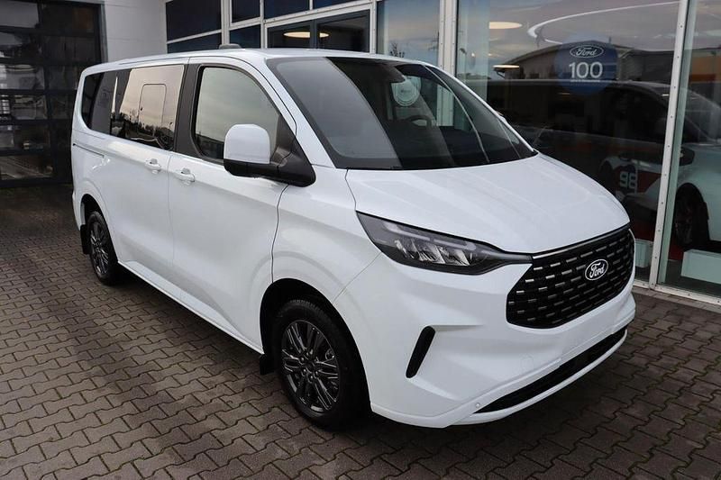 Neu Ford Tourneo Titanium 170 PS (125 kW) 2025 Frozen white Van / Kleinbus