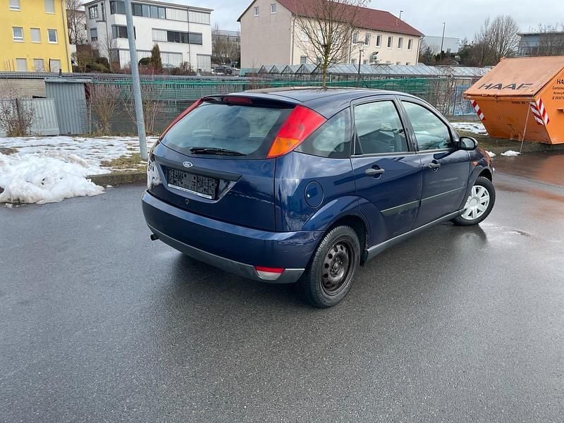 Gebraucht Ford Focus 101 PS (74 kW) 2000 Blau Kleinwagen