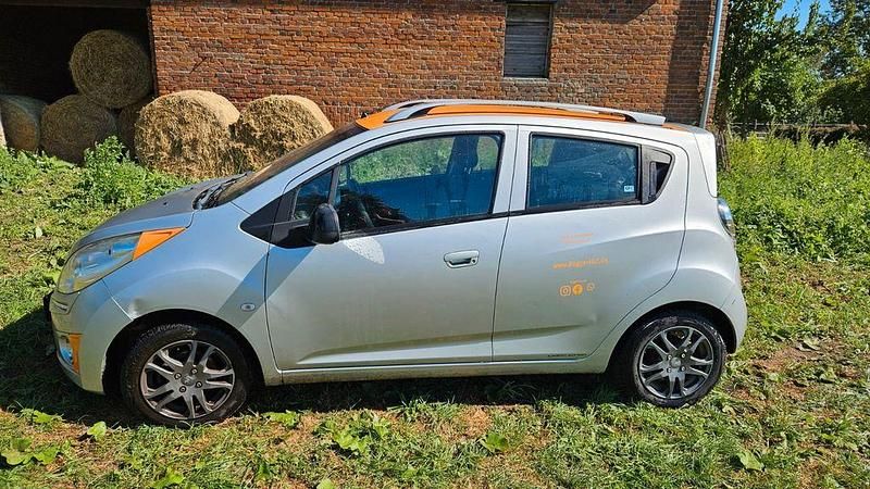 Silber Gebraucht 2013 Chevrolet Spark Kleinwagen | 1.500 € (Superpreis) - Bild 1/4