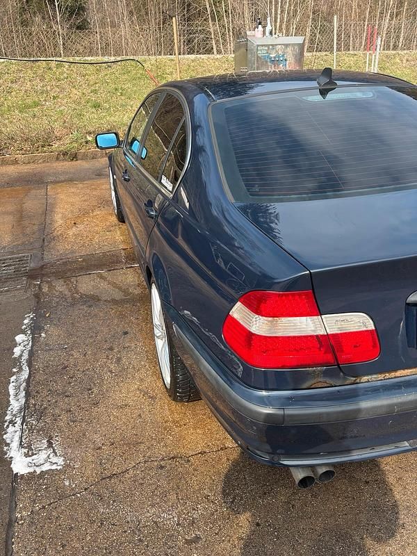 Gebraucht BMW 330 231 PS (169 kW) 2001 Blau Limousine