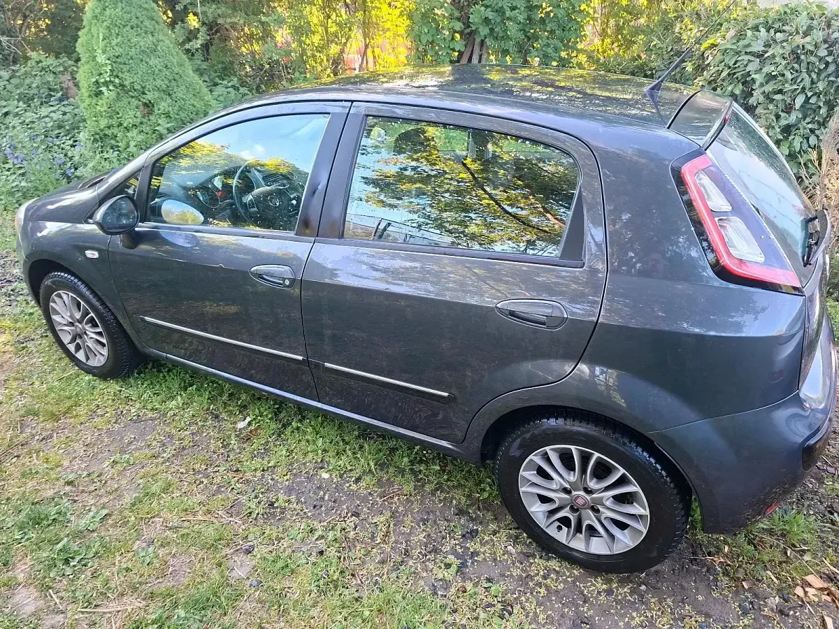 Gebraucht Fiat Punto 69 PS (50 kW) 2011 Grau Kleinwagen