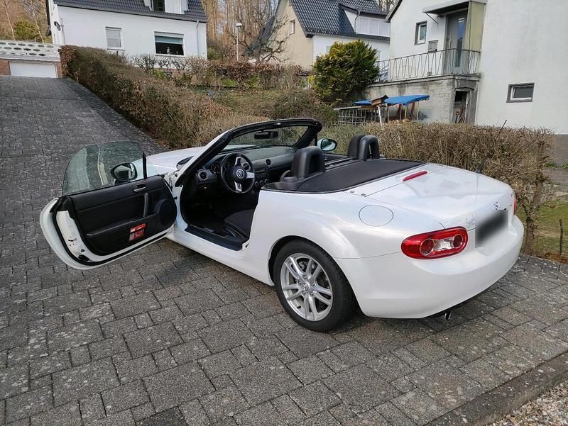 Gebraucht Mazda MX5 126 PS (92 kW) 2011 Weiß Cabrio