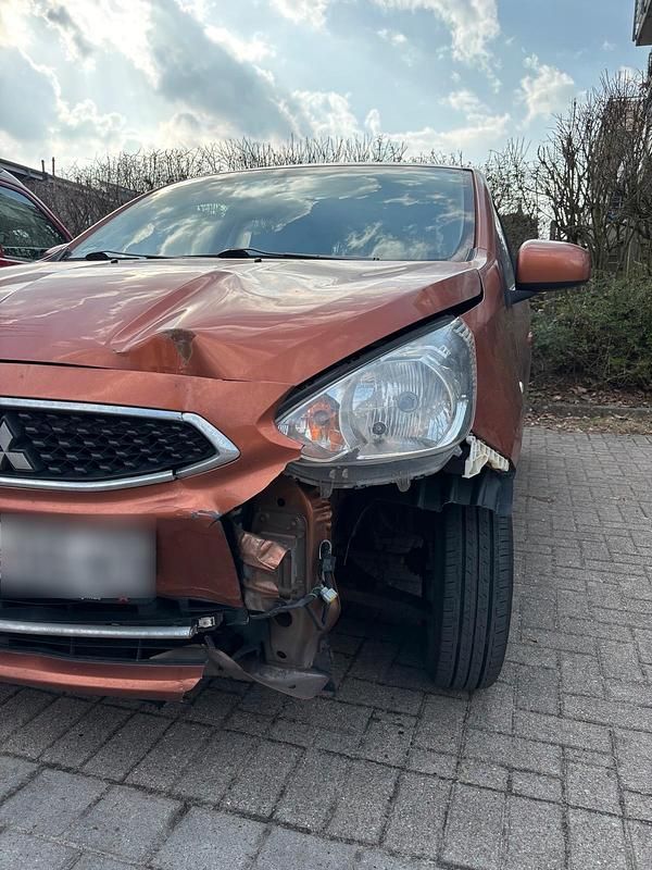 Gebraucht Mitsubishi Space Star 80 PS (58 kW) 2016 Orange Kleinwagen