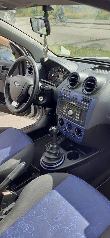 Gebraucht Ford Fiesta 69 PS (50 kW) 2008 Grau Kleinwagen