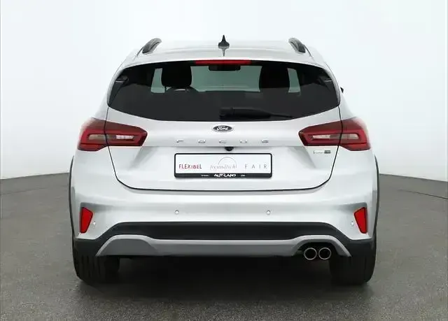 Second-hand Ford Focus Active 125 CP (91 kW) 2023 Argintiu Berlinǎ