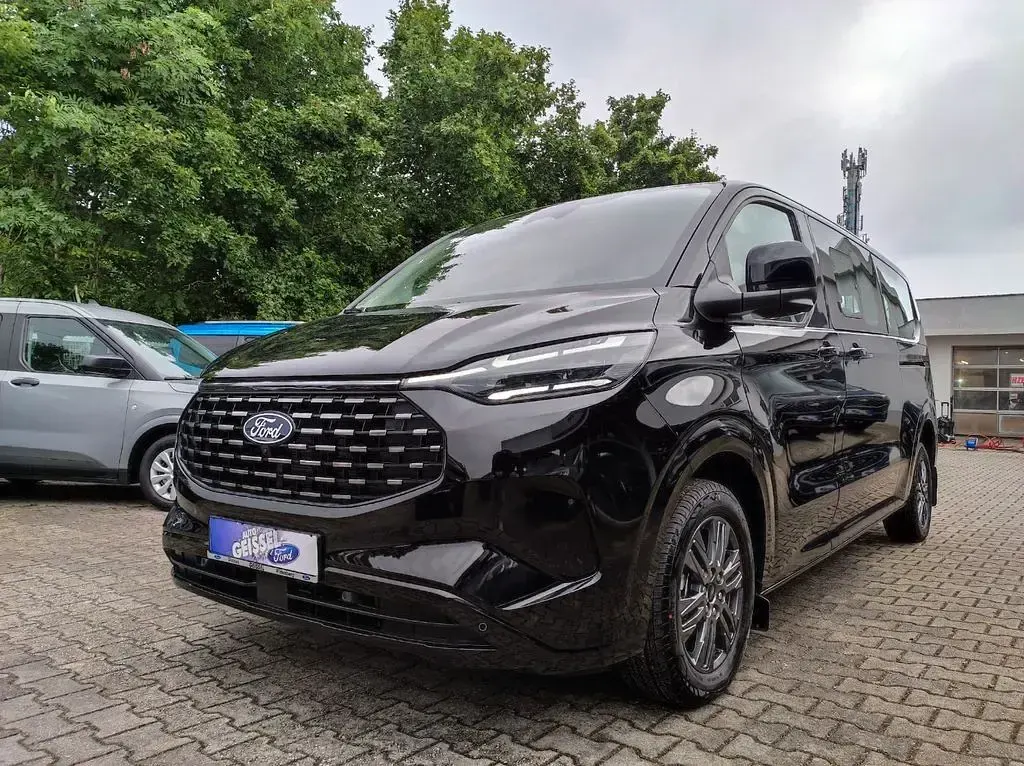 Neu Ford Tourneo Titanium 232 PS (170 kW) 2026 Schwarz Van / Kleinbus
