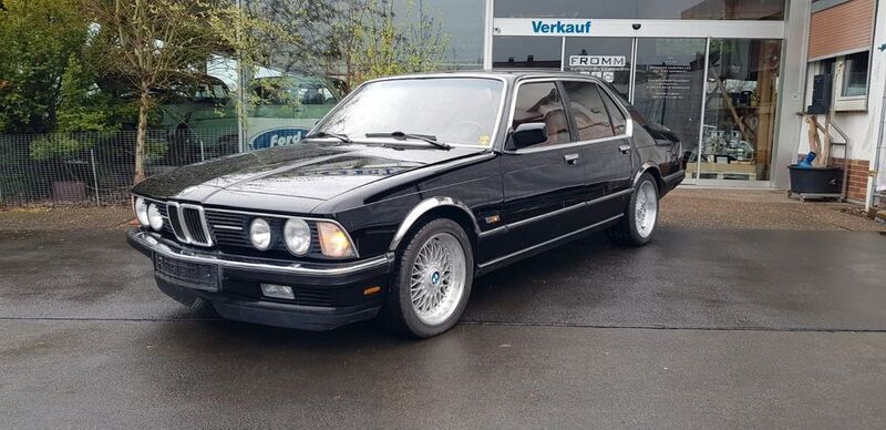 Schwarz metallic Gebraucht 1985 BMW 735 Limousine | 11.700 € - Bild 1/4