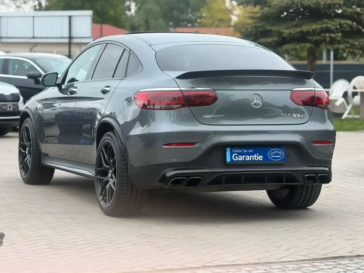 Gebraucht Mercedes GLC63 AMG AMG 510 PS (375 kW) 2021 Selenitgrau  metalliclack Coupé