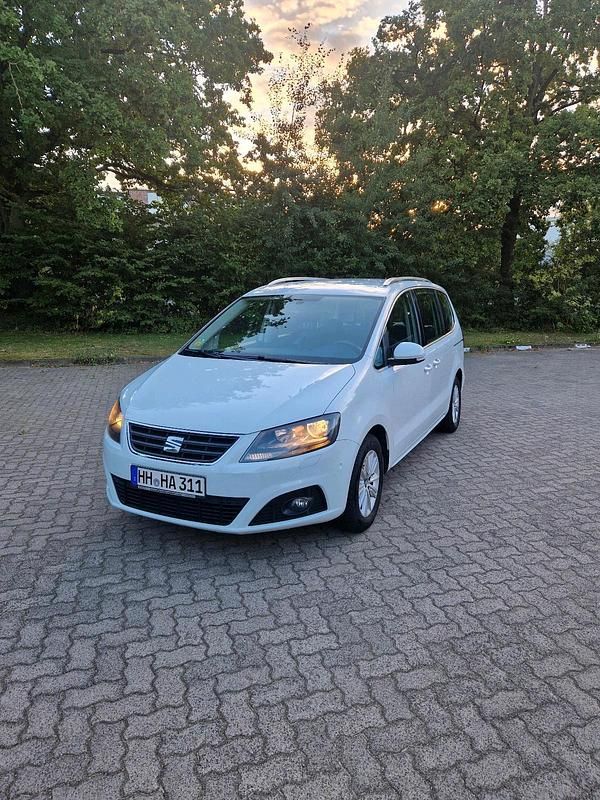 Weiß Gebraucht 2017 Seat Alhambra Van / Kleinbus | 11.999 € (Superpreis) - Bild 1/4
