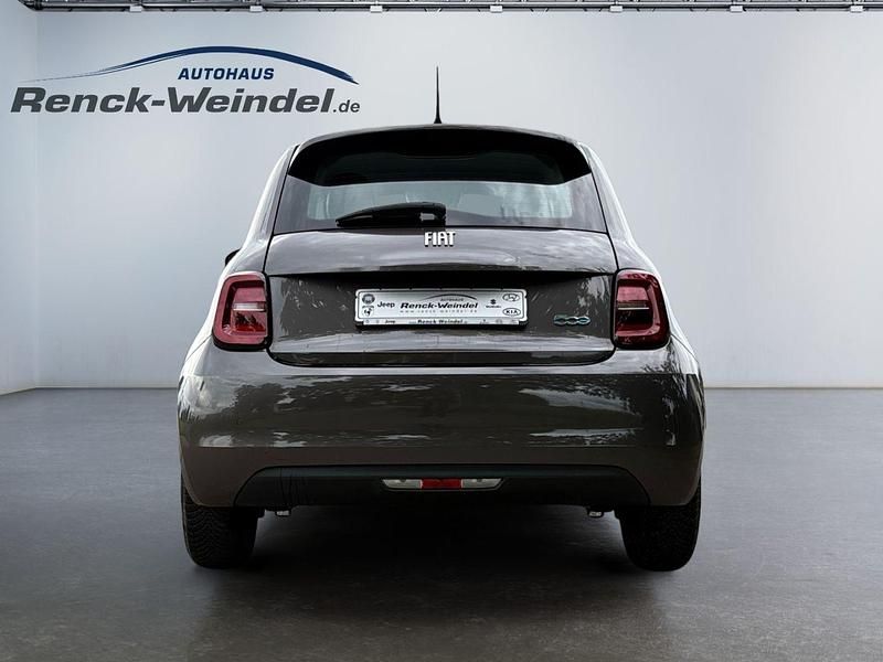 Gebraucht Fiat 500e Action 69 kW (95 PS) 2022 Grau Kleinwagen
