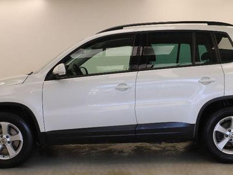 Gebraucht VW Tiguan Trendline 122 PS (89 kW) 2015 Weiß SUV
