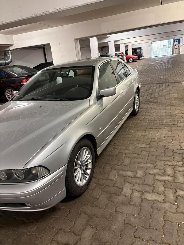 Gebraucht BMW 525 192 PS (141 kW) 2003 Silber Limousine