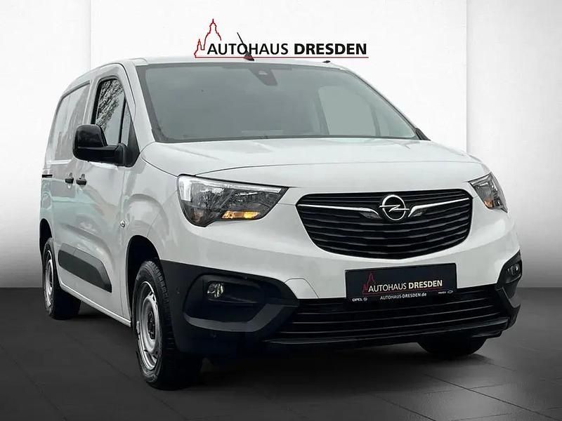 Jade weiss Gebraucht 2021 Opel Combo Edition Van / Kleinbus | 13.990 € (Fairer Preis) - Bild 1/4