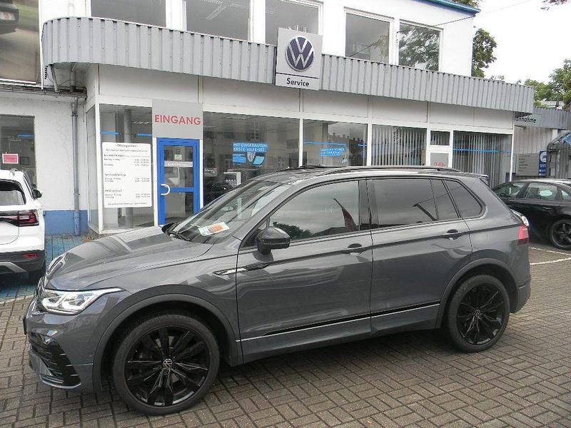 Grau Gebraucht 2022 VW Tiguan Style SUV | 33.698 € (Superpreis) - Bild 1/4