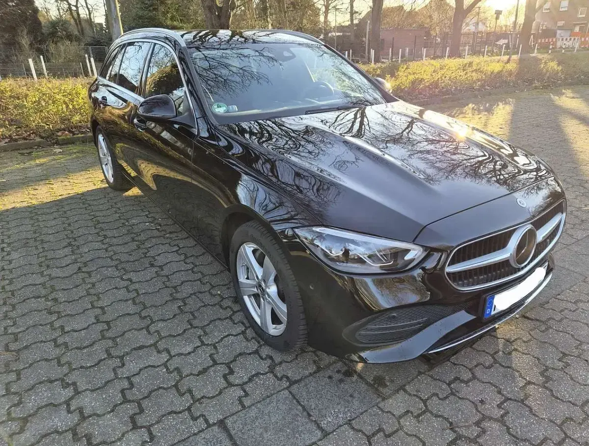 Gebraucht Mercedes C300e Advanced 313 PS (230 kW) 2024 Schwarz Kombi