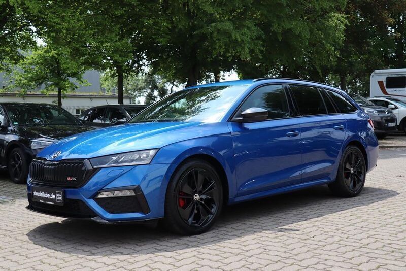 Raceblau metallic Gebraucht 2021 Skoda Octavia RS Kombi | 31.489 € (Fairer Preis) - Bild 1/4