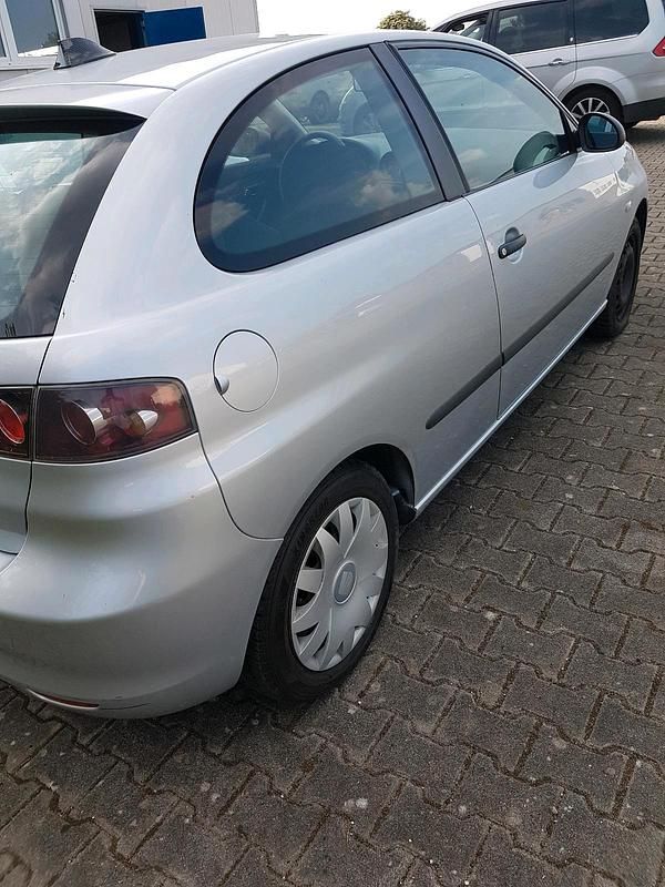 Gebraucht Seat Ibiza 69 PS (50 kW) 2008 Silber Kleinwagen