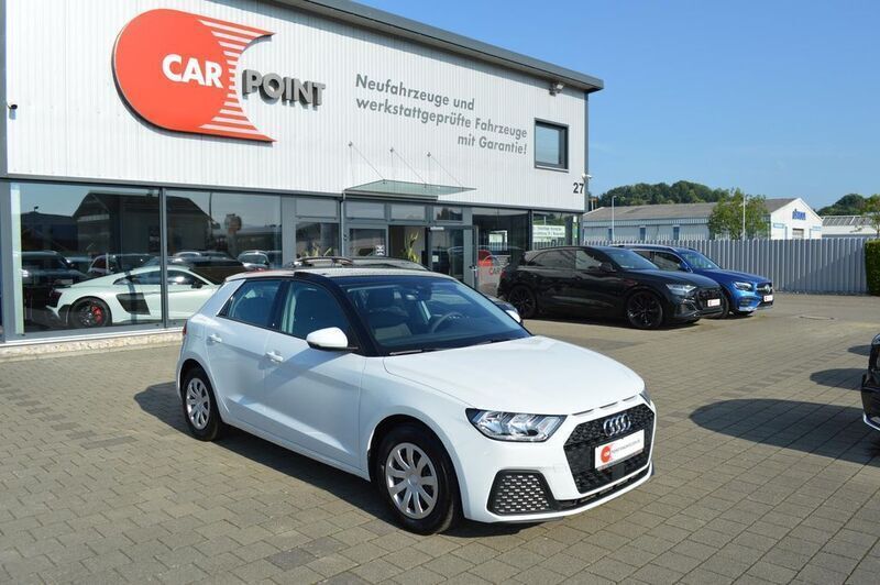 Gletscherweiß metallic Neu 2025 Audi A1 Sportback Comfort Kleinwagen | 21.550 € (Fairer Preis) - Bild 1/4