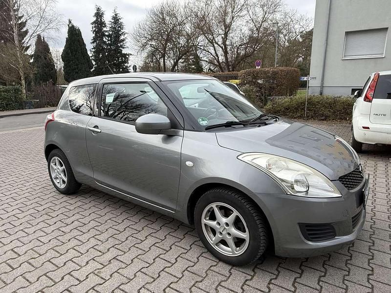 Gebraucht Suzuki Swift 94 PS (69 kW) 2012 Grau Kleinwagen