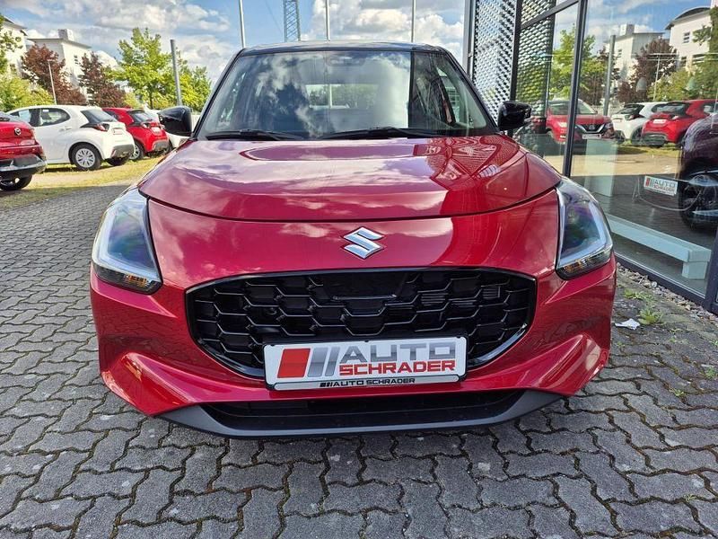 Neu Suzuki Swift Comfort+ 83 PS (61 kW) 2025 Rot Kleinwagen