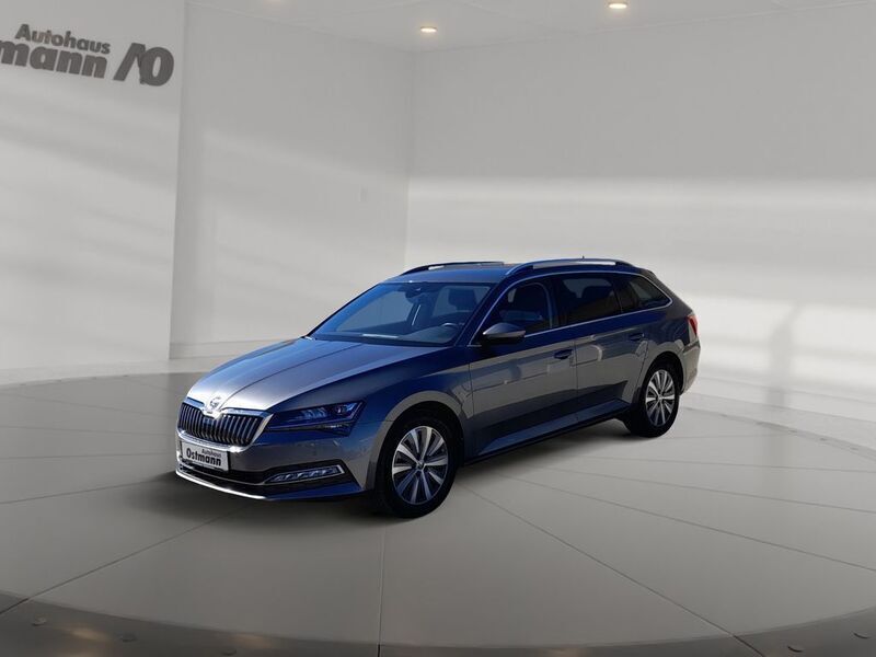 Graphitegrau Gebraucht 2022 Skoda Superb Style Kombi | 26.385 € (Fairer Preis) - Bild 1/4