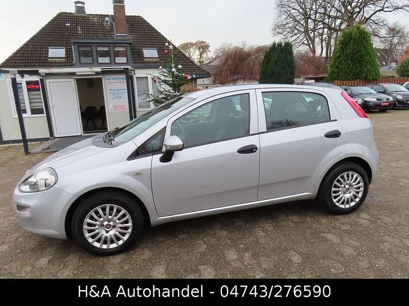 Gebraucht Fiat Punto Basis 69 PS (50 kW) 2017 Grau Kleinwagen