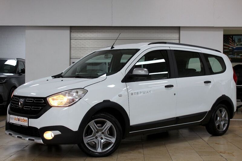 Weiß Gebraucht 2019 Dacia Lodgy Stepway Van / Kleinbus | 11.950 € (Fairer Preis) - Bild 1/4